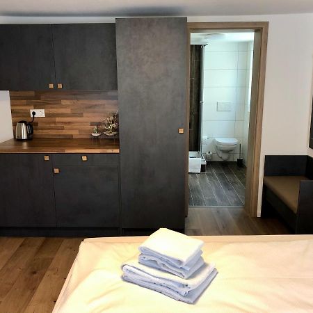 City Apartments, Outlet 100 Meter Metzingen  Kültér fotó