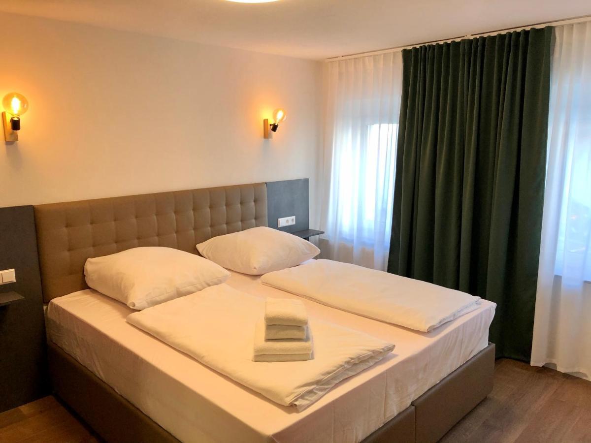 City Apartments, Outlet 100 Meter Metzingen  Kültér fotó